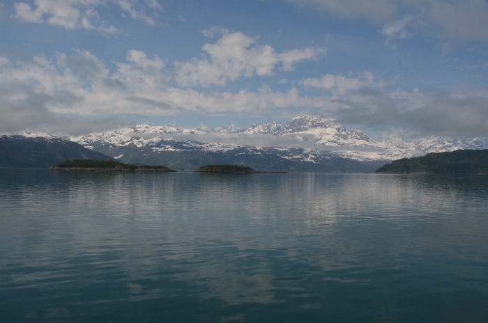 mountain scene on glacier bay